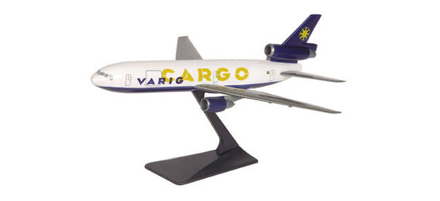 Varig DC-10. This item comes / came in Wooster branded packaging.