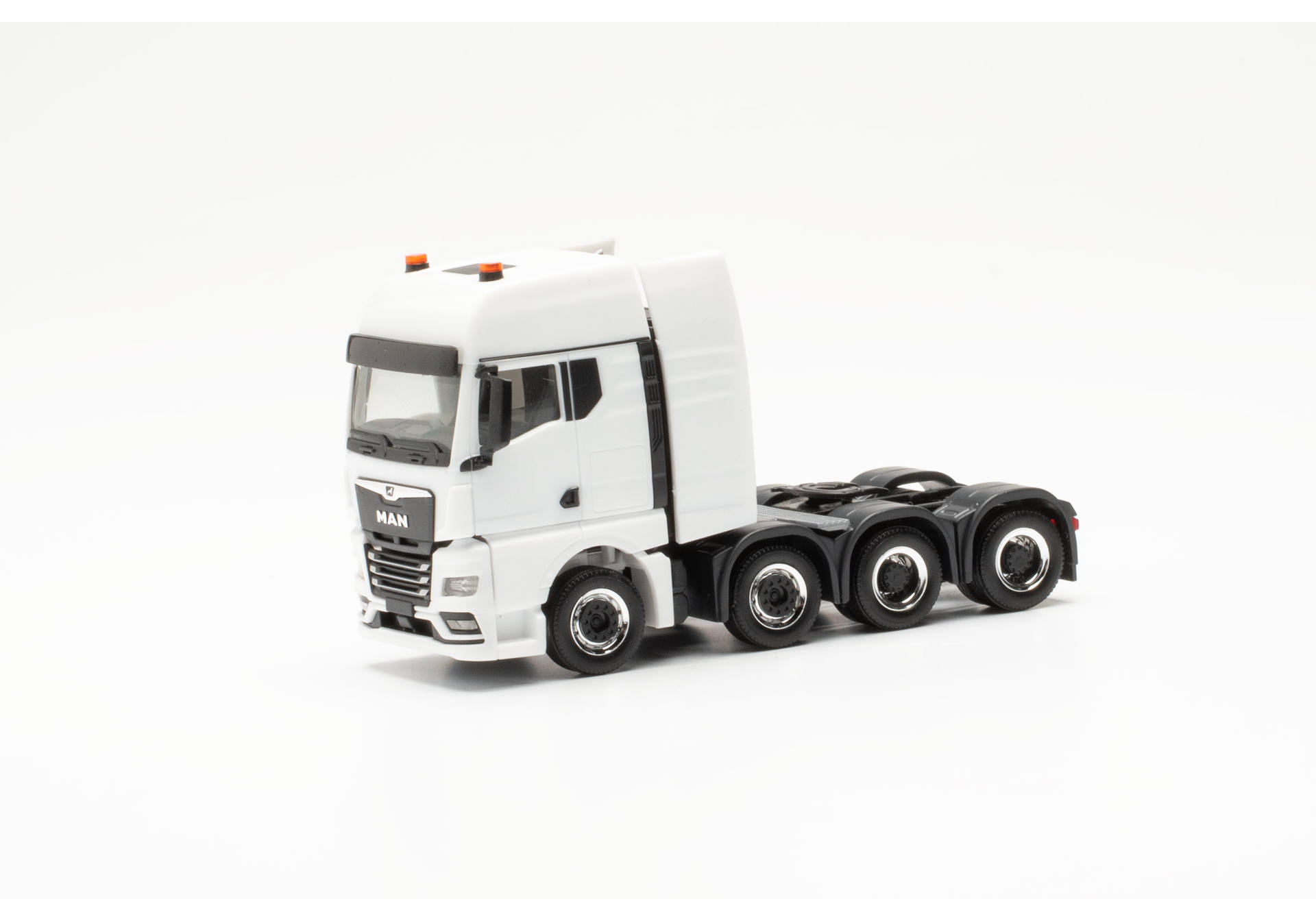 MAN TGX GX Schwerlastrigid tractor 4axles, white