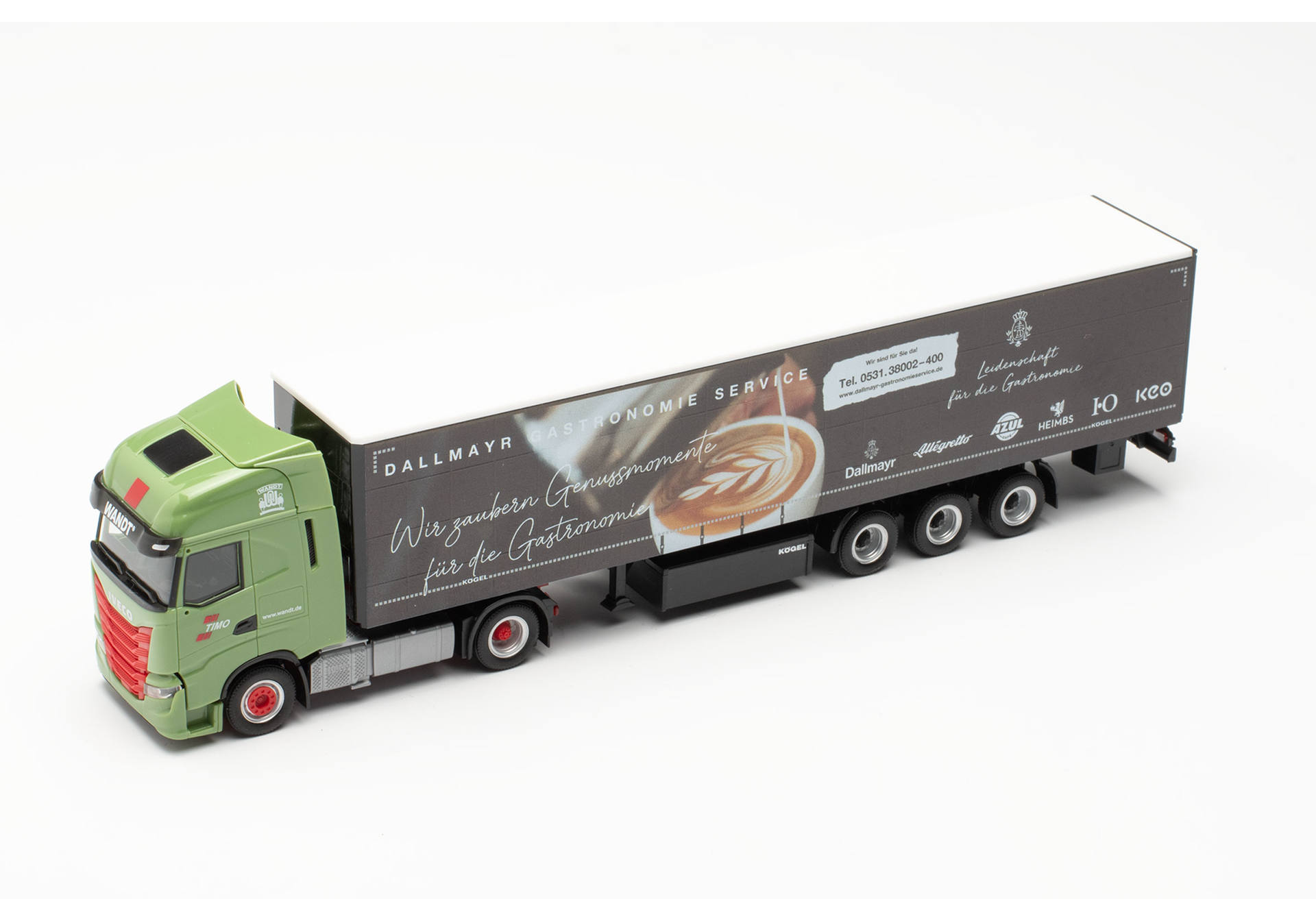 Iveco S-Way Gardinenplanen-Sattelzug "Wandt/Dallmayr" (Niedersachsen/Braunschweig)