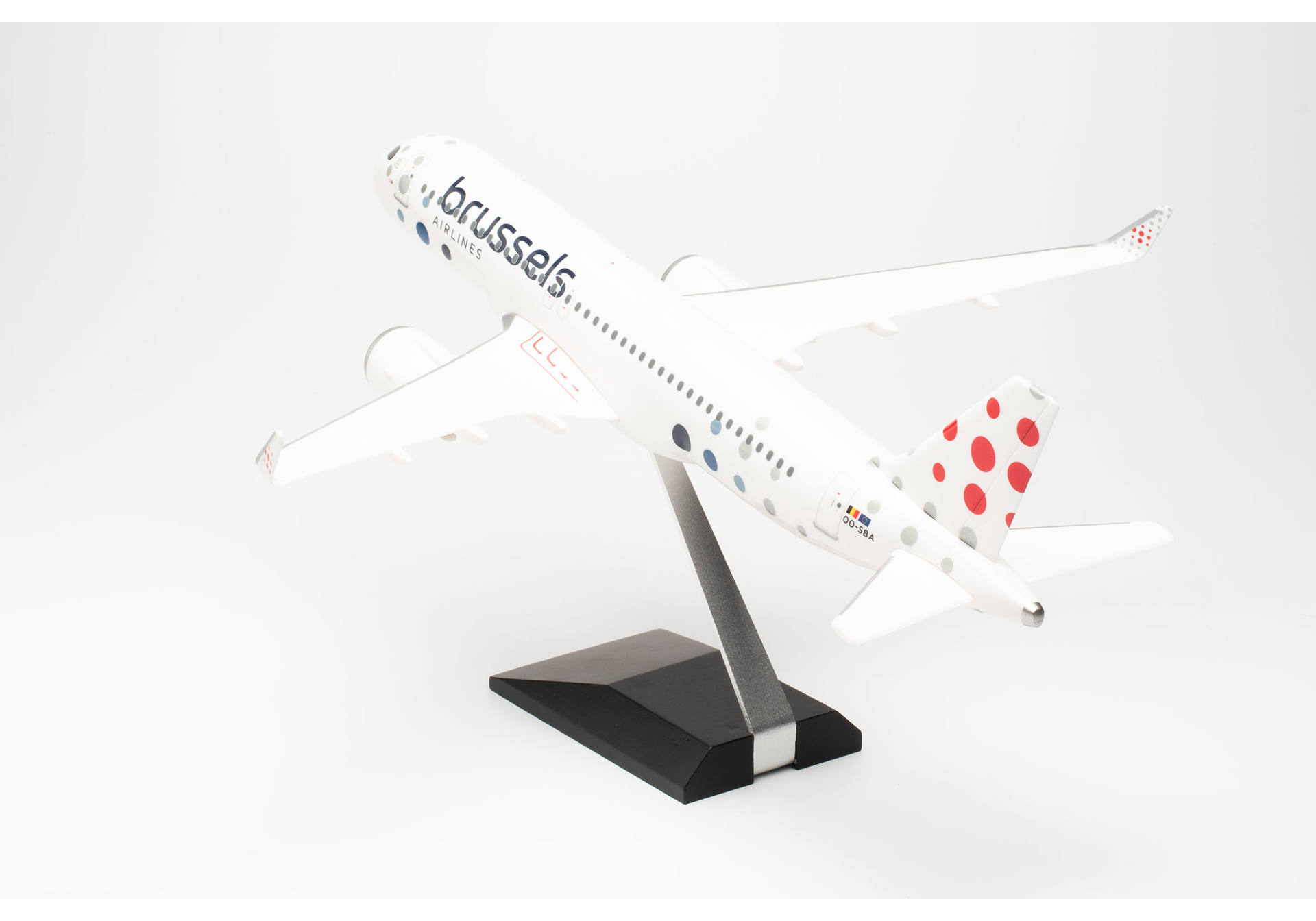 Brussels Airlines Airbus A320neo (1:100) - OO-SBA