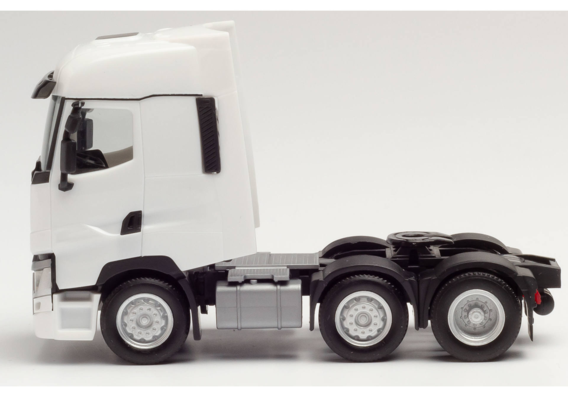 Renault T 6×2 tractor unit, white