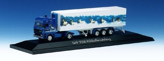 DAF 3300 Space Cab Kühlkoffer-Sattelzug 2a/3a