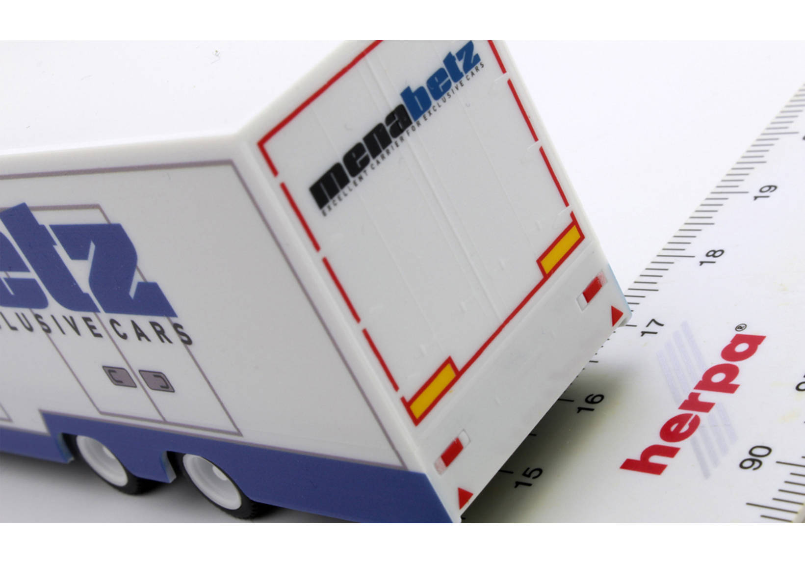 Scania CS 20 HD Koffer-Sattelzug "Menabetz"