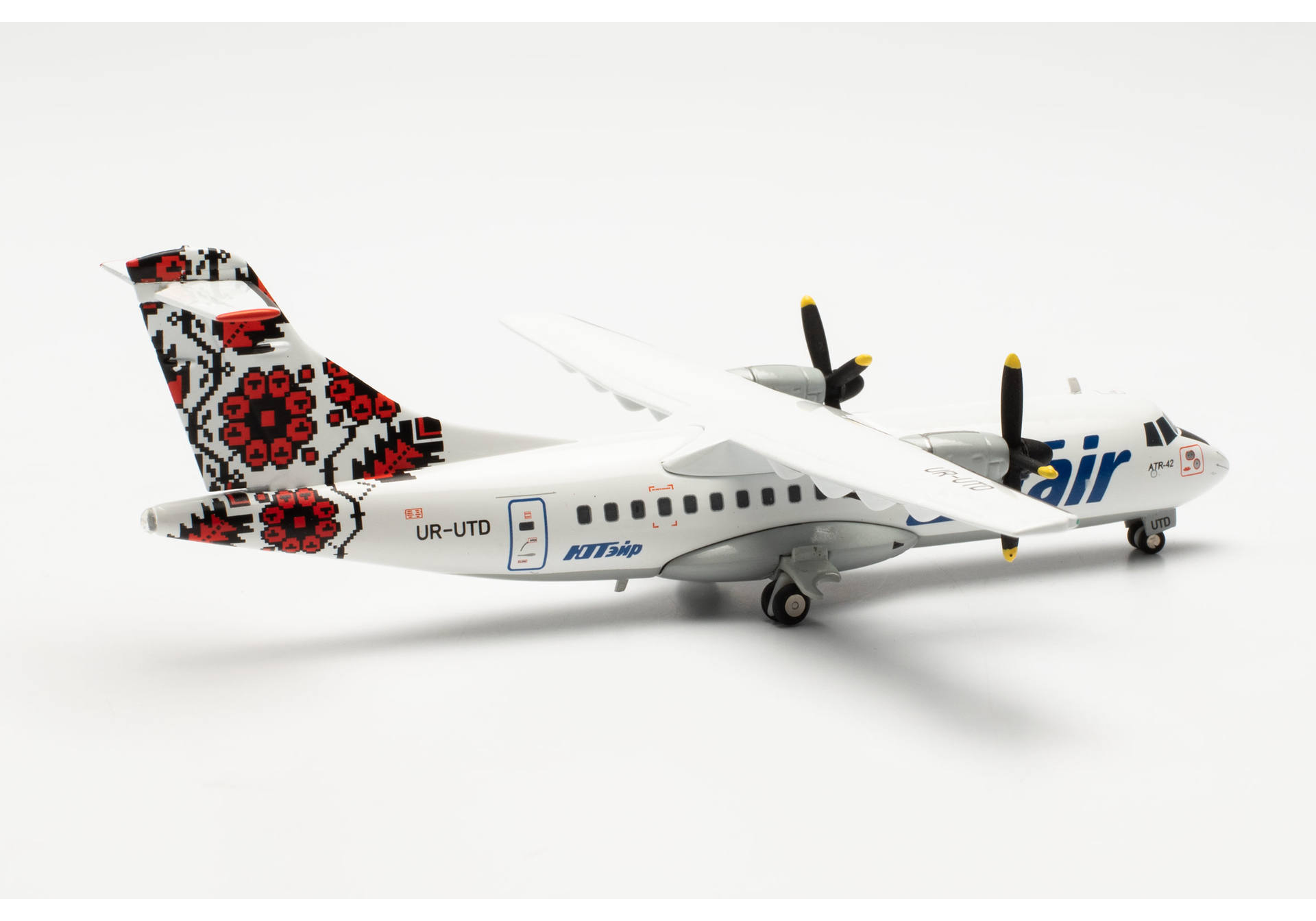 UTair-Ukraine ATR-42-300 – UR-UTD
