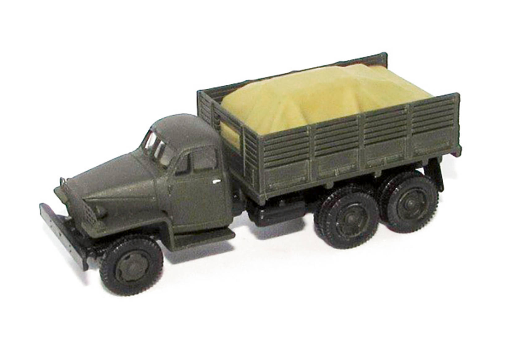 Studebaker Pritschen-LKW mit Ladung unter Plane