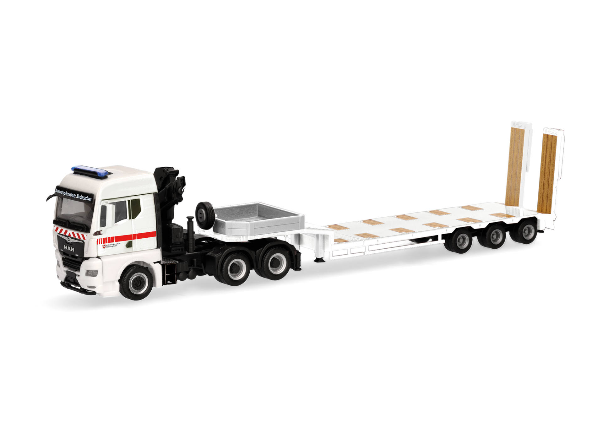 MAN TGX GM with crane low box semitrailer truck "disaster relief Lower Saxony" (Lower Saxony/Celle)