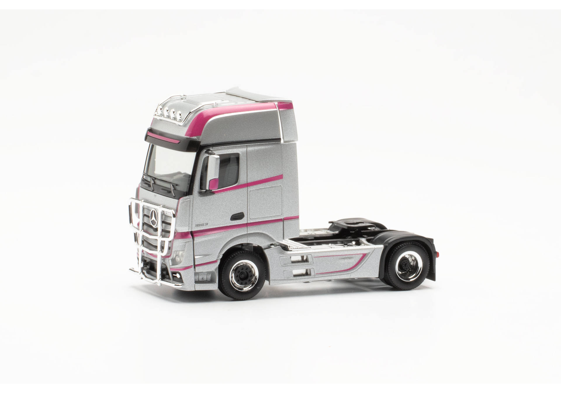Mercedes-Benz Actros Gigaspace rigid tractor 2axles, silber (Streifen magenta)