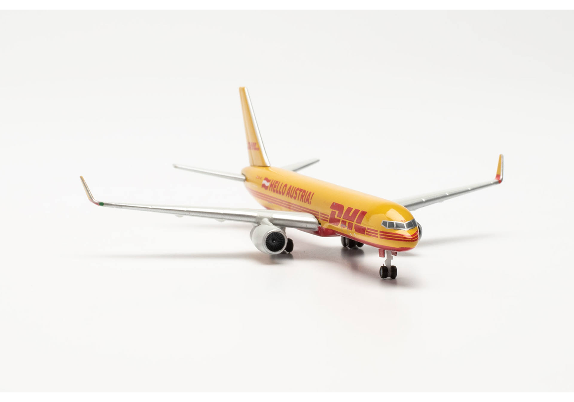 DHL Air Austria Boeing 757-200 “Servus/Hello Austria” – OE-LNZ