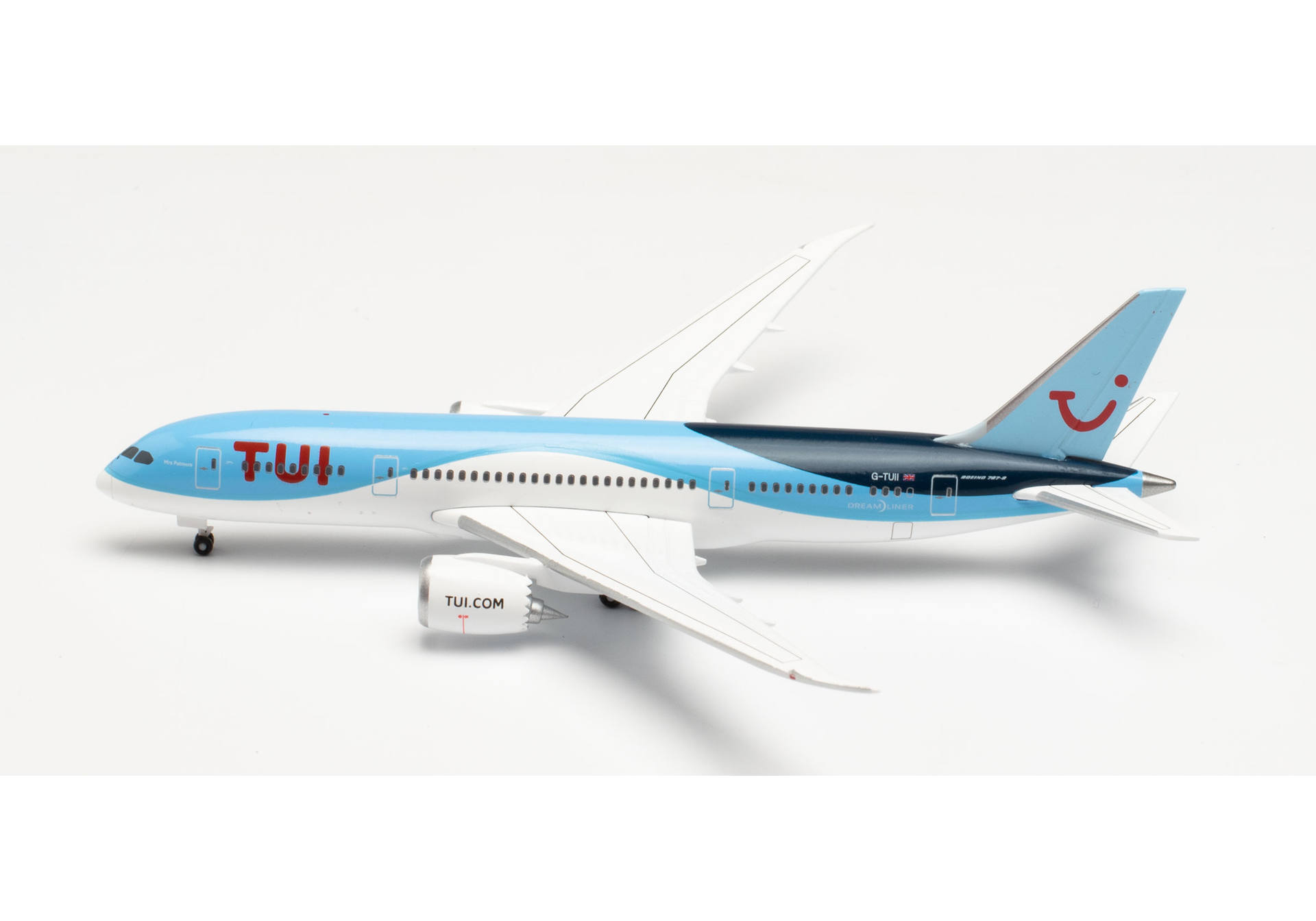 TUI Airways Boeing 787-8 Dreamliner – G-TUII “Mrs Patmore”