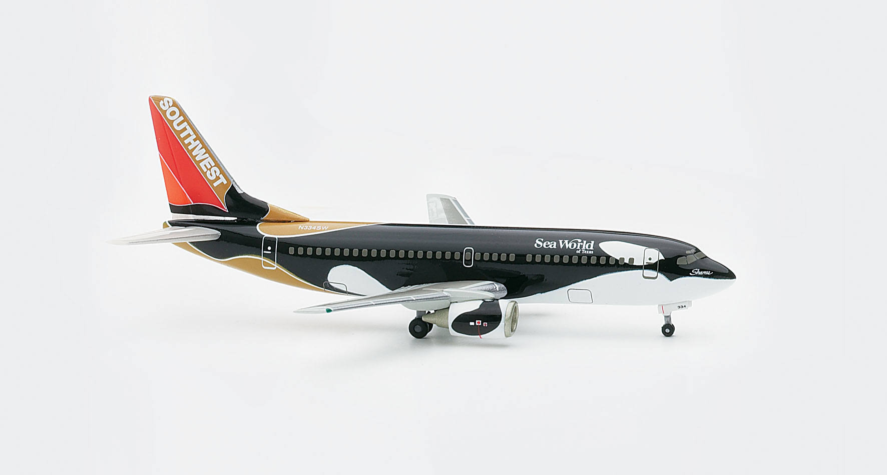 Southwest Airlines Boeing 737-300 'Shamu' (with base and wheels)