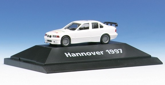 BMW 320i racing car