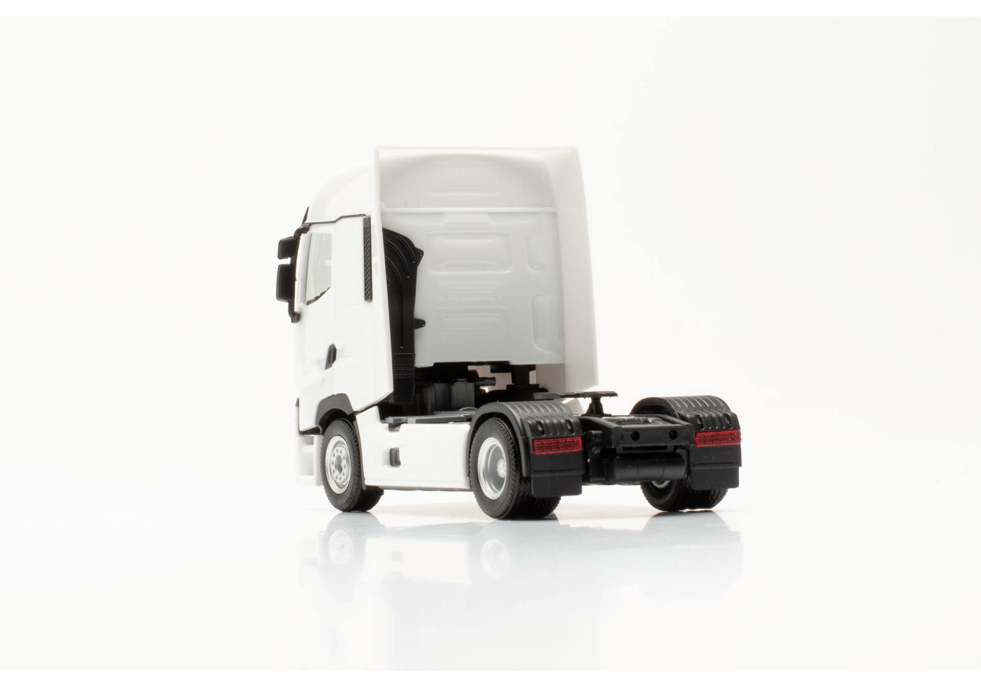 Renault T facelift tractor, white