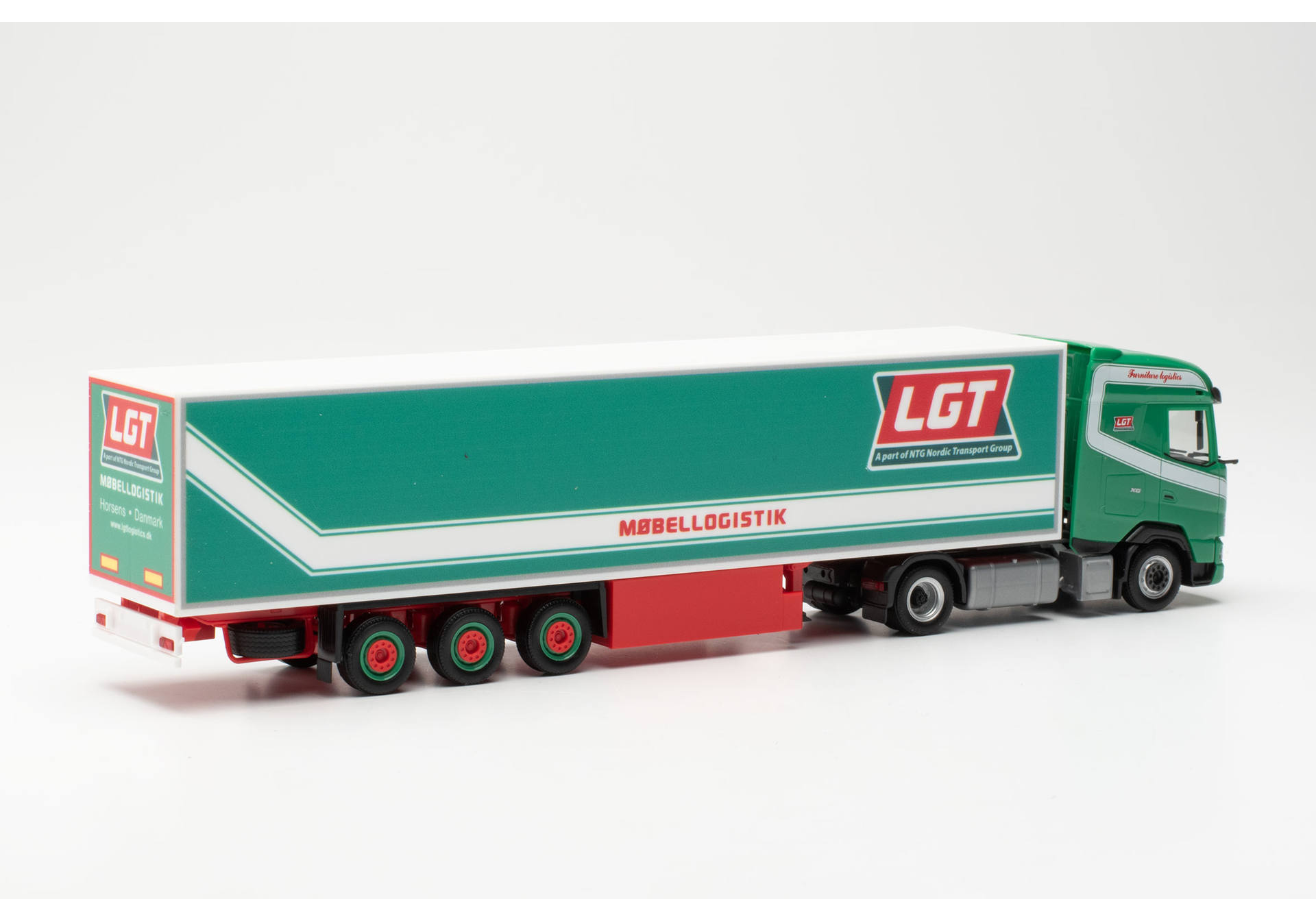 DAF XG Koffer-Sattelzug "LGT Logistics AS" (Dänemark/Horsens)