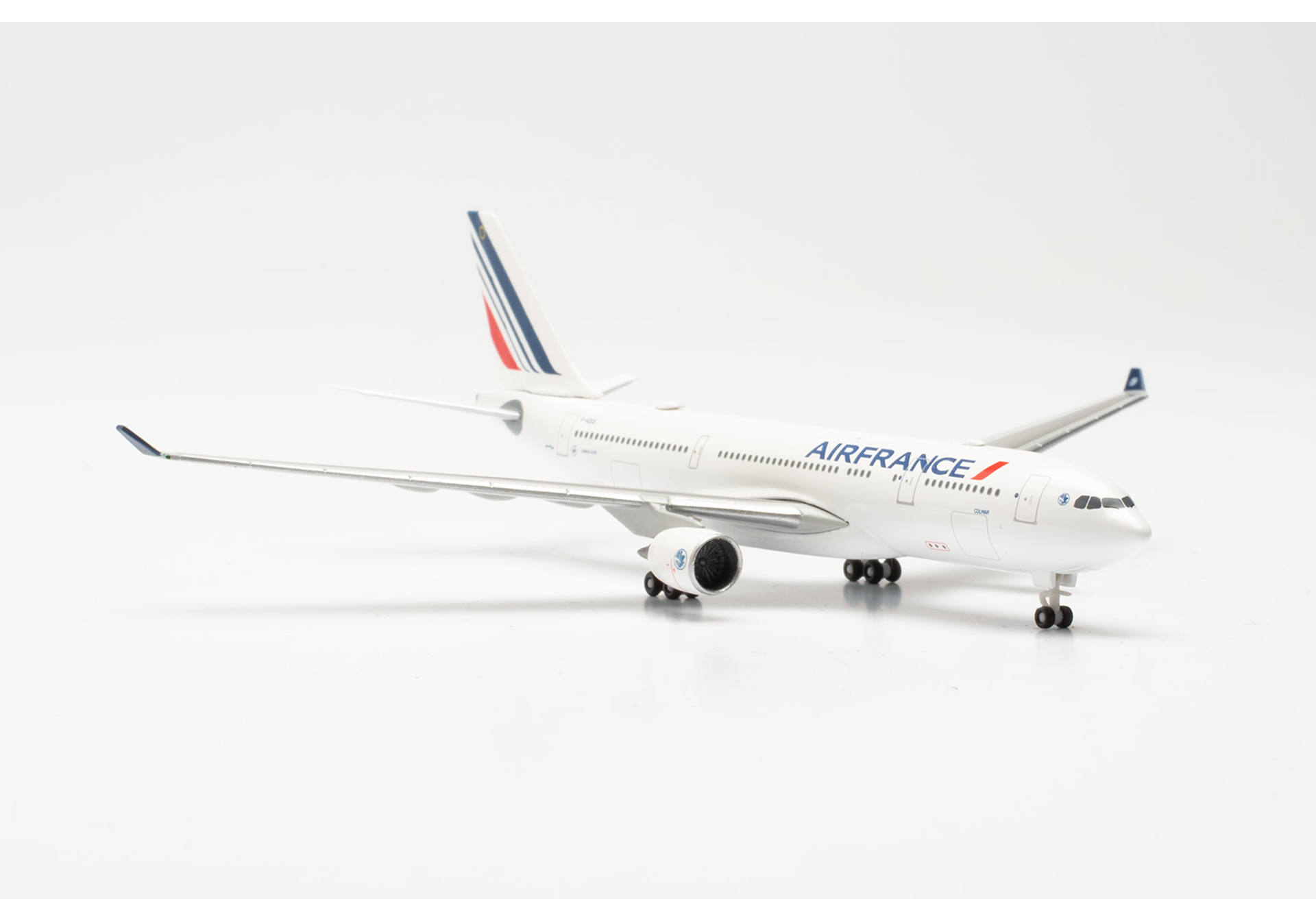 Air France Airbus A330-200 (new colors) - F-GCZE "Colmar"