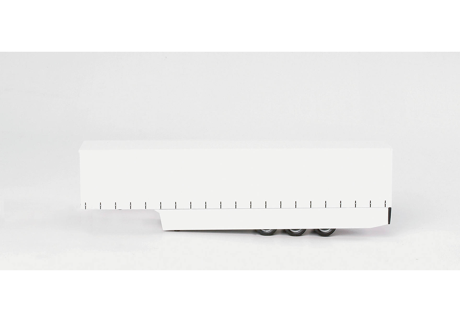 Safeliner trailer with ramps 3a