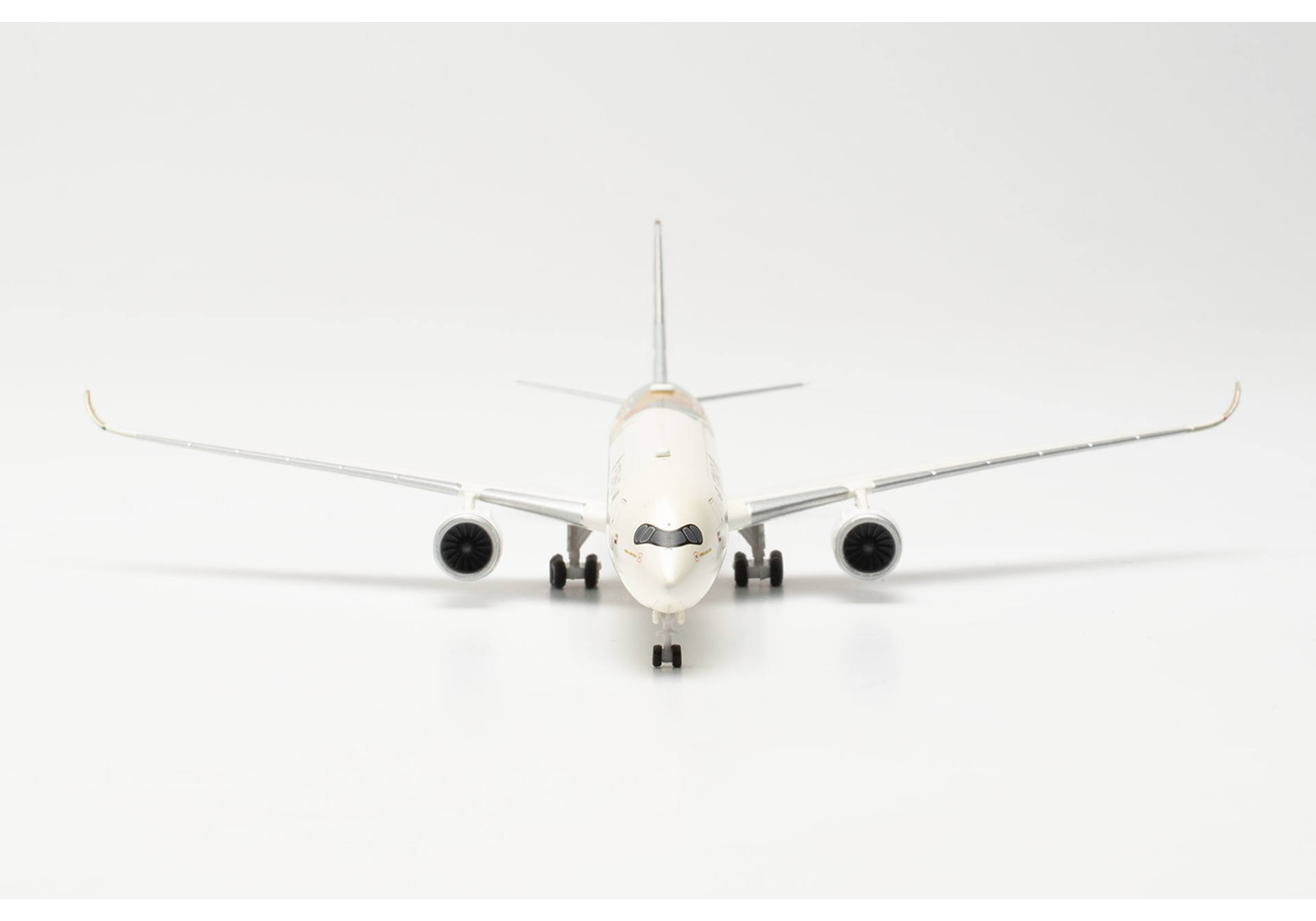 Etihad Airways Airbus A350-1000 “Year of the 50th” – A6-XWB