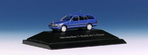 Mercedes-Benz C 220 T-model four-door