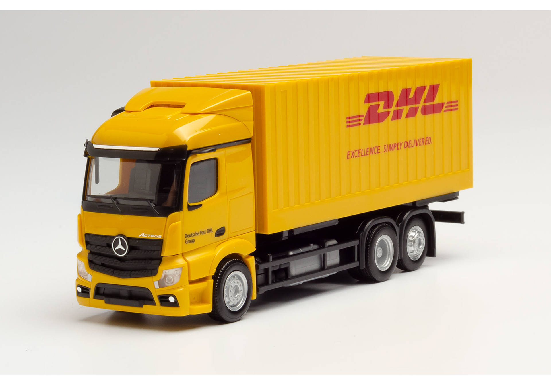 Mercedes-Benz Actros `18 Streamspace 2.3 Cargoboxen-Hängerzug "DHL"