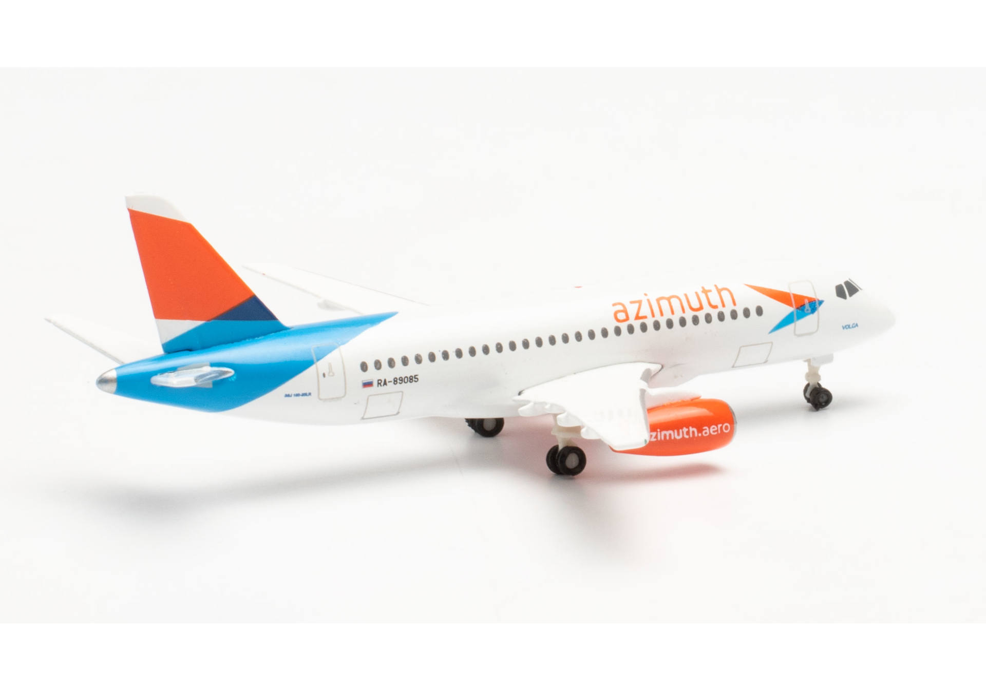 Azimuth Airlines Sukhoi Superjet 100 – RA-89085 „Volga“