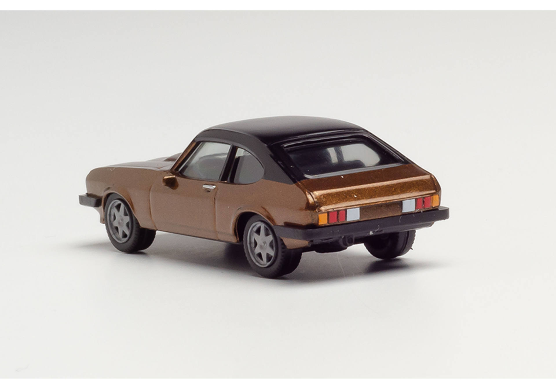 Ford Capri II mit Vinyldach, braunmetallic