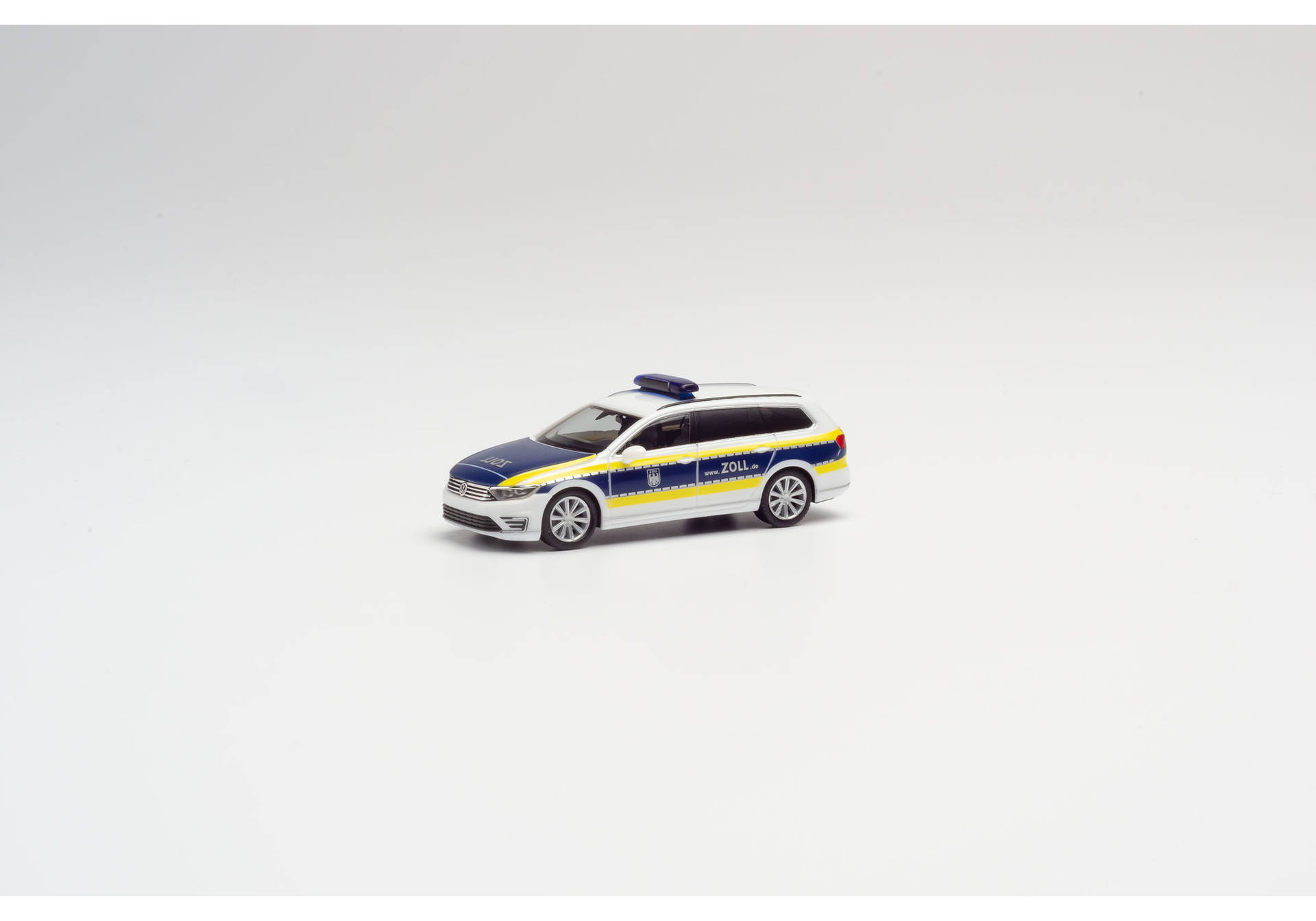 Volkswagen Passat Variant GTE “Customs”