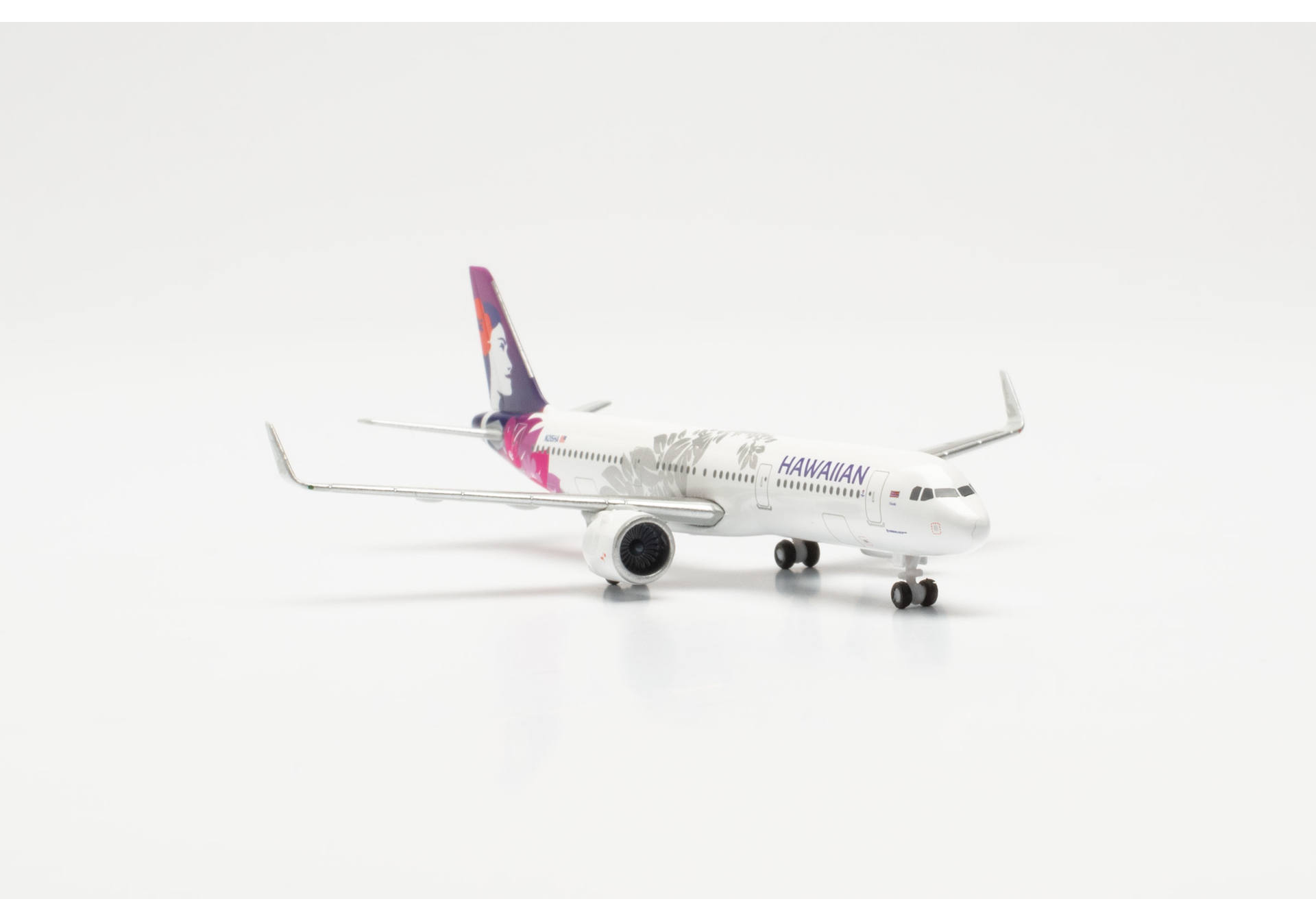 Hawaiian Airlines Airbus A321neo - N215HA "Uhiuhi"