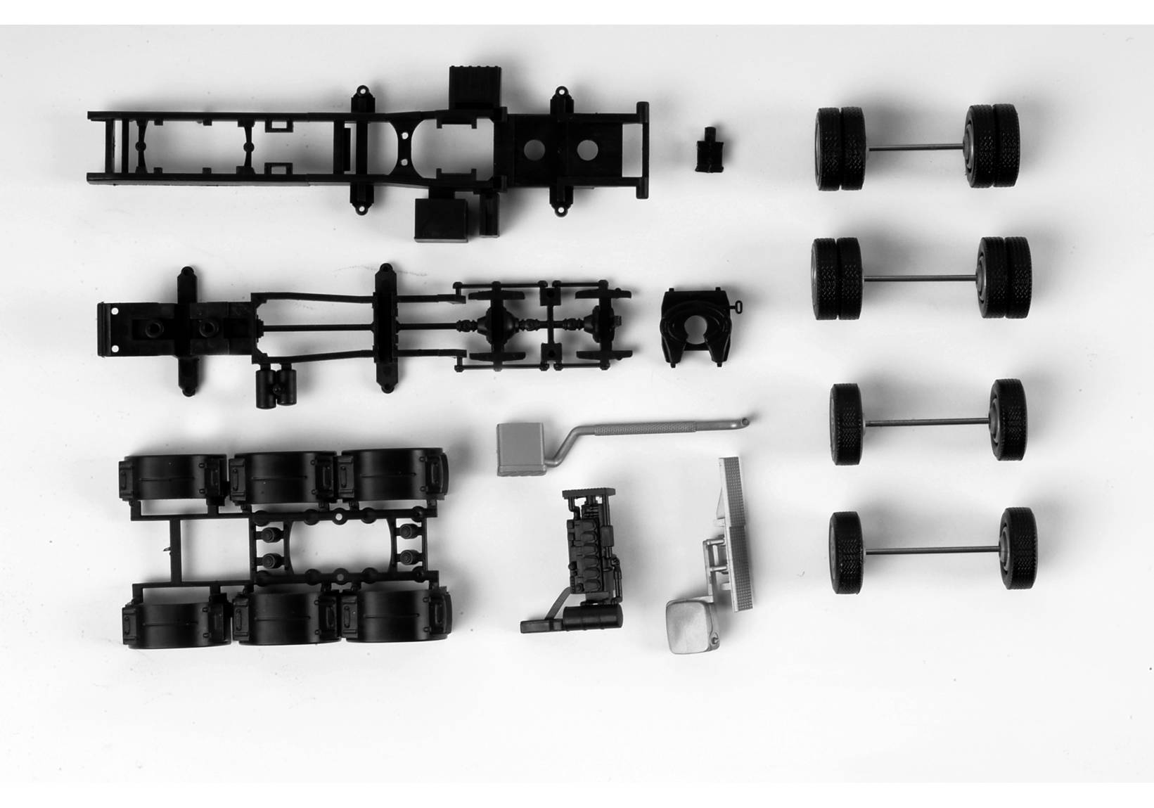 chassis for heavy load tractor MAN TGX 540 4-axle Content: 2 pcs.