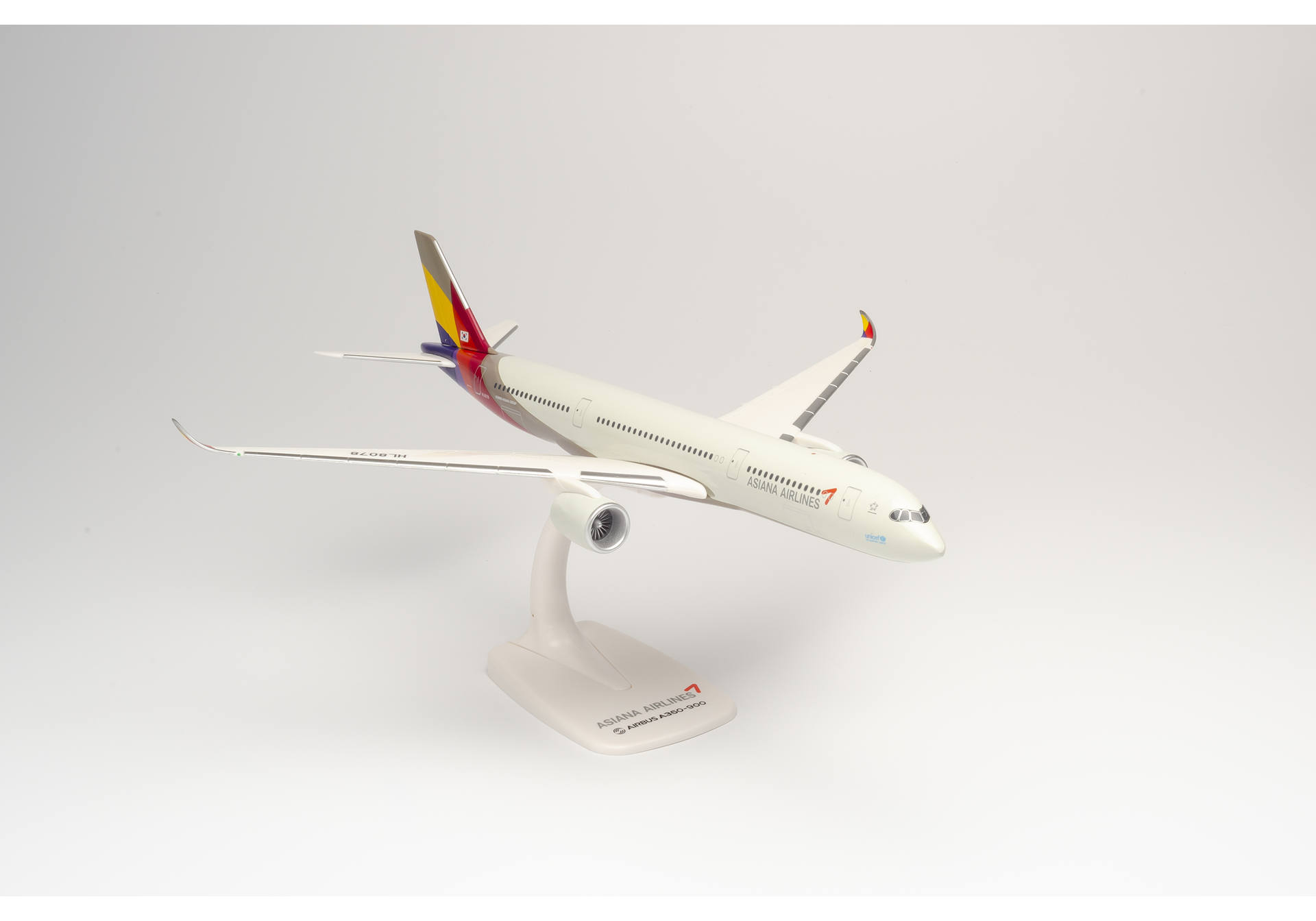 Asiana Airbus A350-900 XWB - HL8078