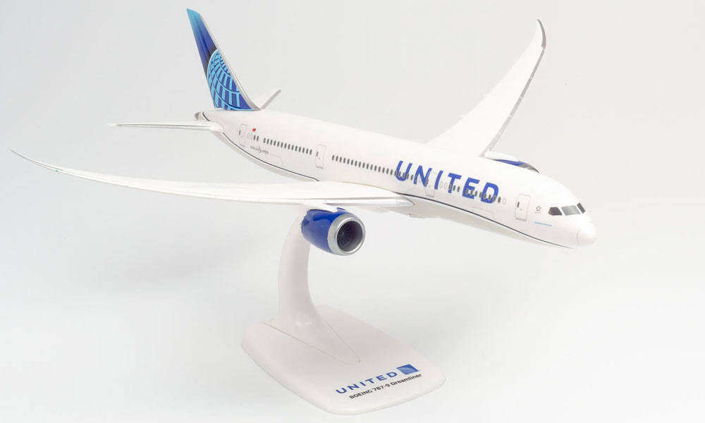 United Airlines Boeing 787-9 Dreamliner - new colors