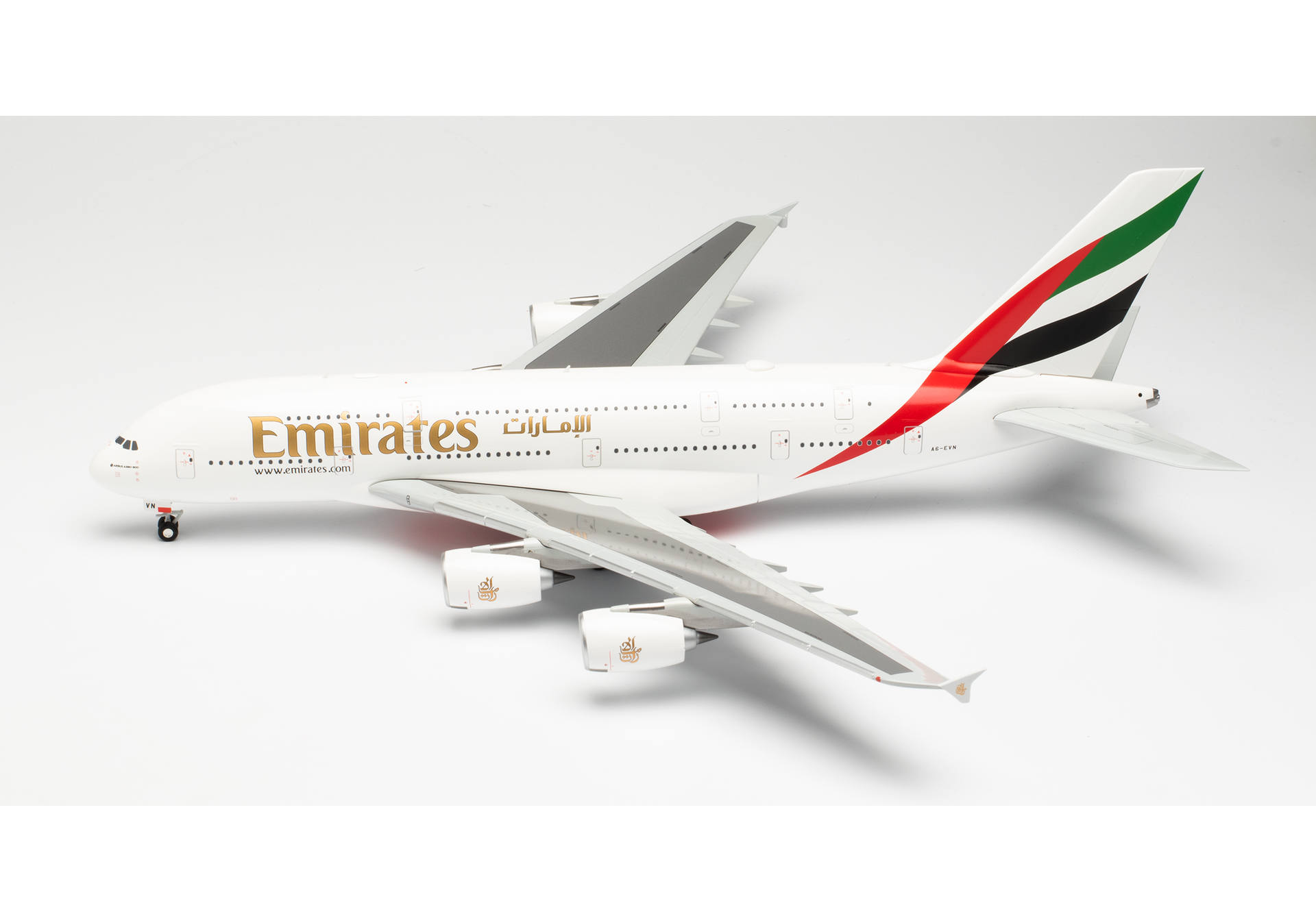 Emirates Airbus A380 – A6-EVN