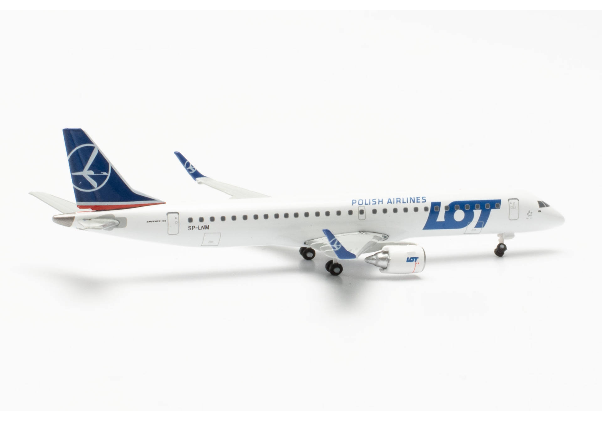 LOT Polish Airlines Embraer E195 - SP-LNM