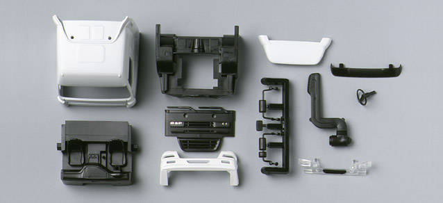 DAF CF driver's cabin with raised roof and side skirting (incl. rear-view mirror)Content: 2 pcs.