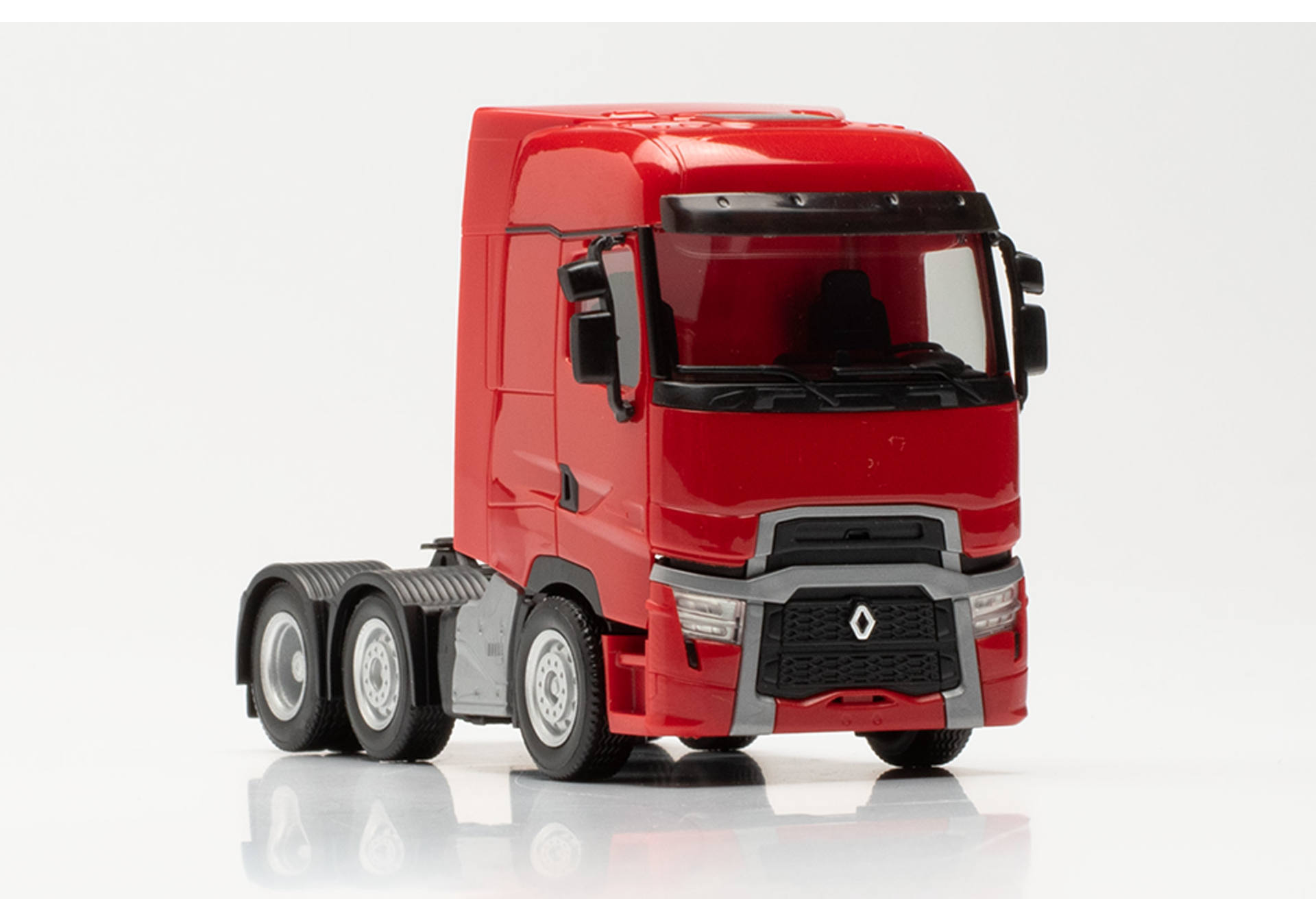 Renault facelift tractor 6x2, red