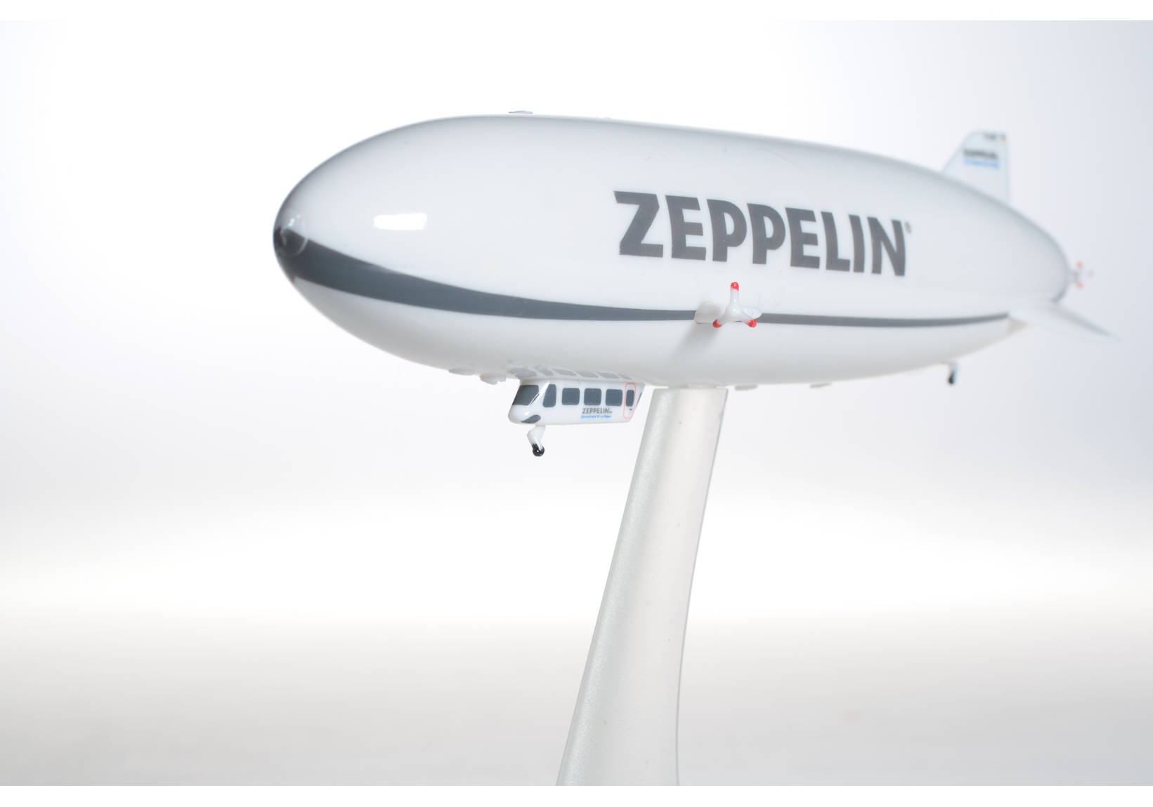 Zeppelin NT "Deutsche Zeppelin Reederei"