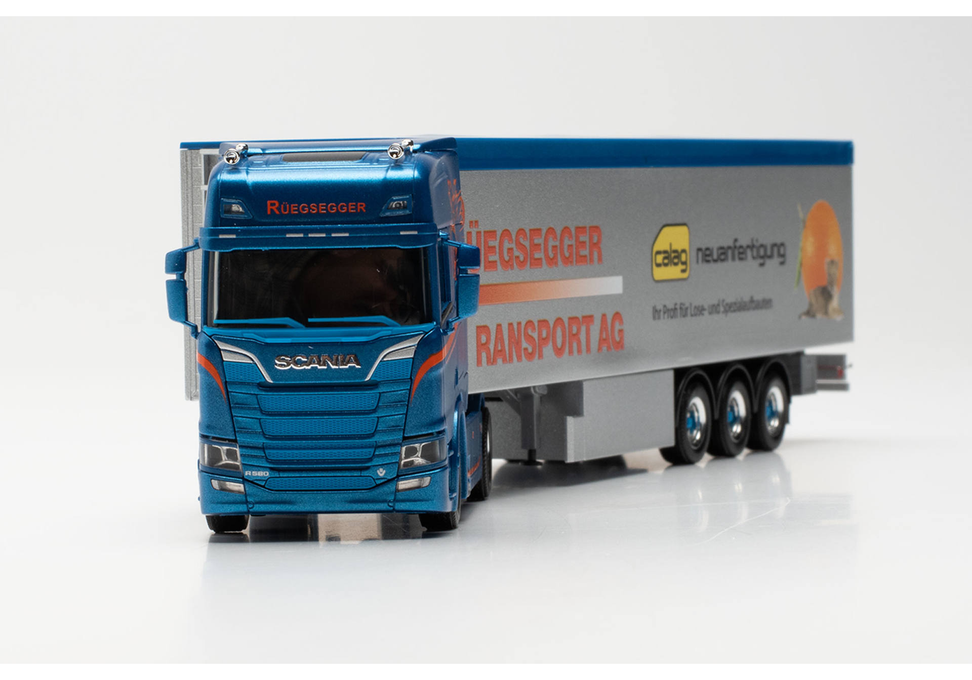 Scania CR 20 HD walking-floor semitrailer "Rüegsegger/Calag"