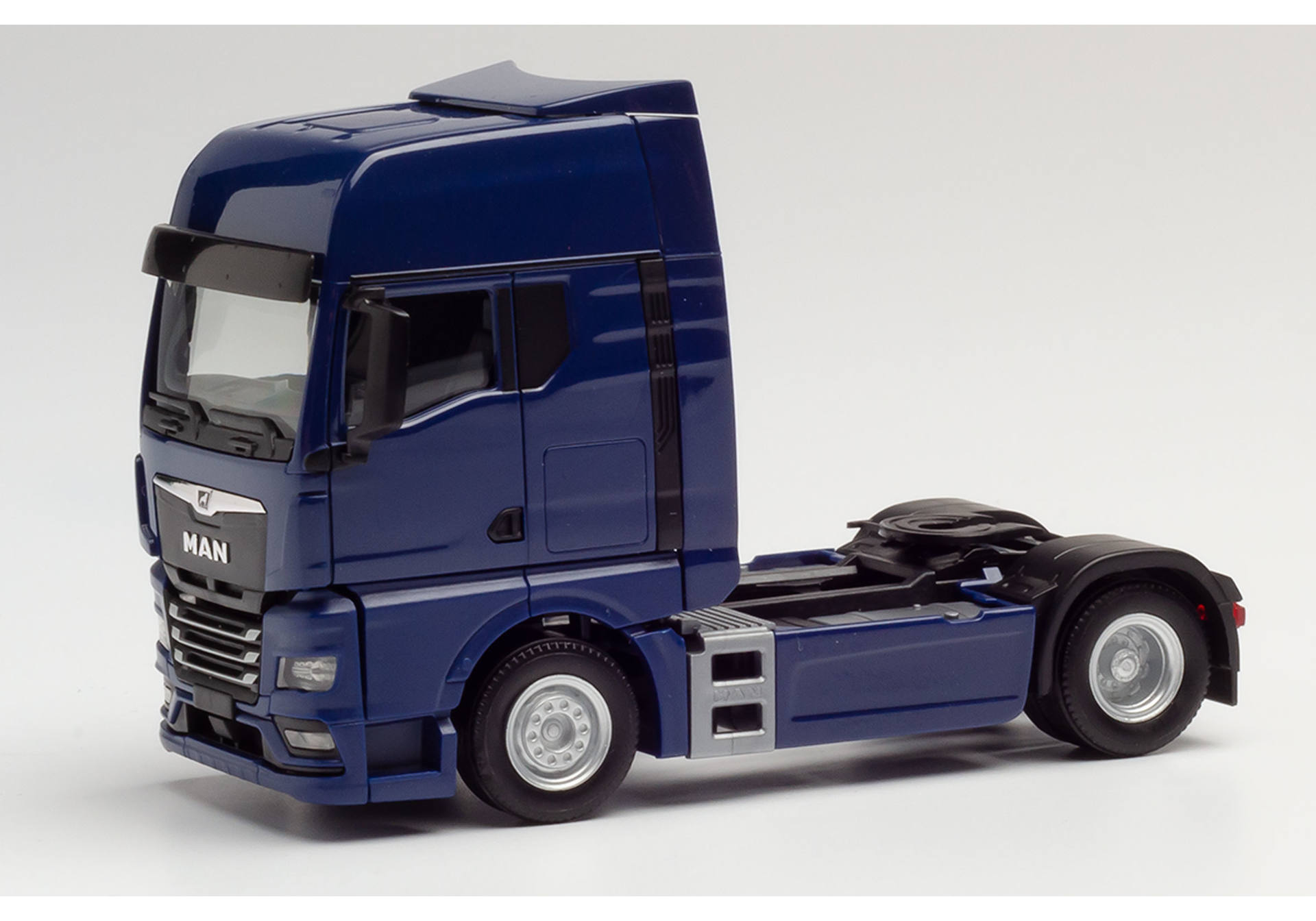 MAN TGX GX Zugmaschine, blau