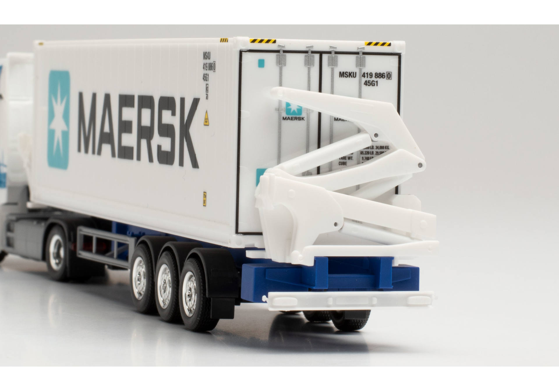 Mercedes-Benz Actros Gigaspace Seitenlader-Sattelzug „GDH / Maersk“