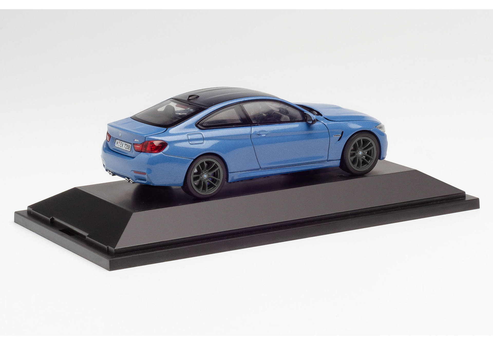 BMW M4 Coupé, Laguna seca blau