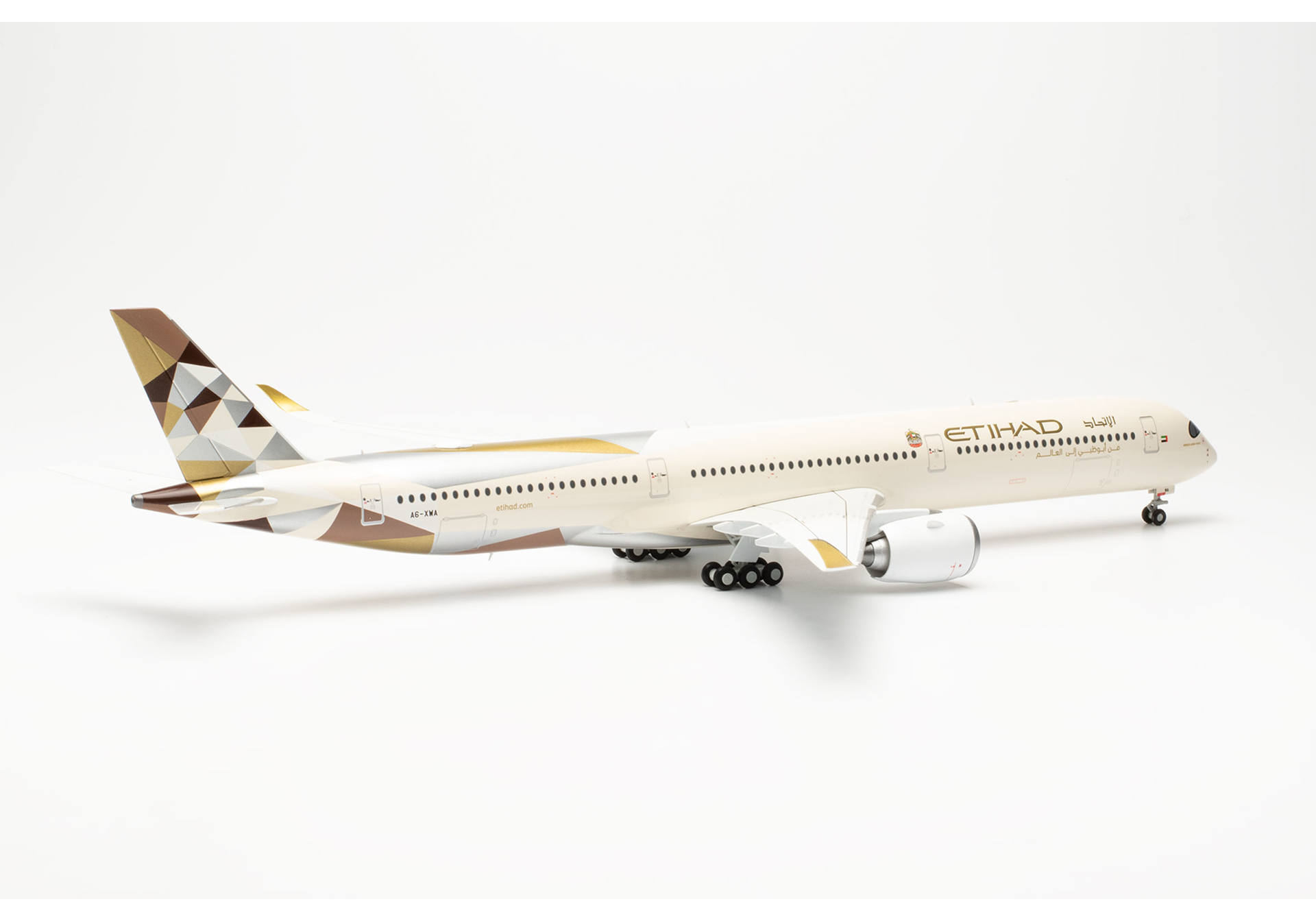 Etihad Airways Airbus A350-1000 – A6-XWA