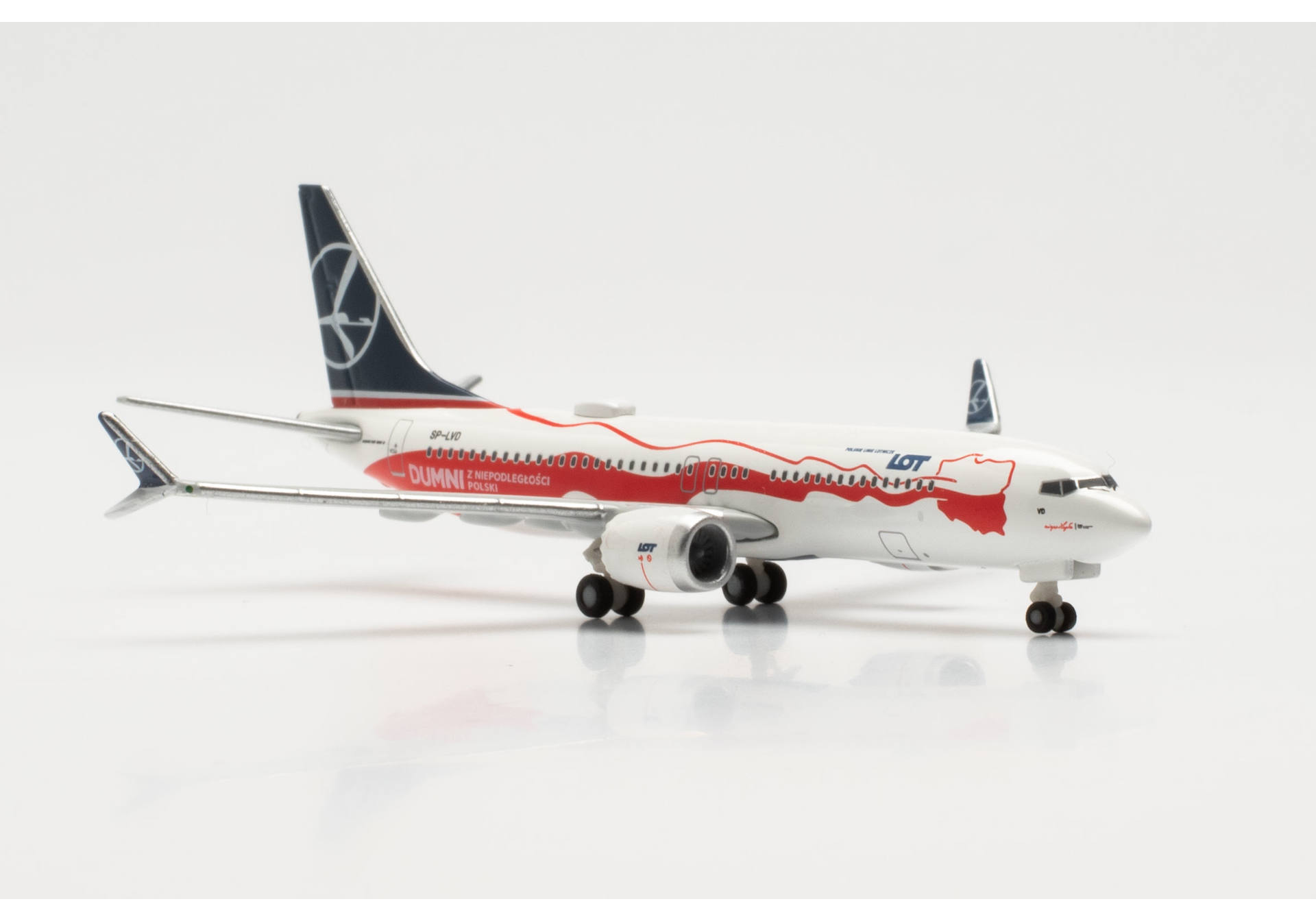 LOT Polish Airlines Boeing 737 Max 8 “Proud of Poland‘s Independence” – SP-LVD