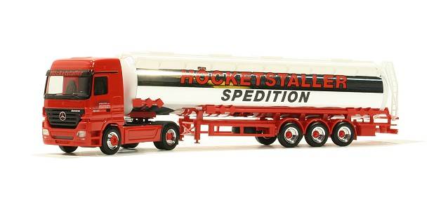 Mercedes-Benz Actros jumbo tank semitrailer and Volvo container semitrailer "Hoecketstaller"