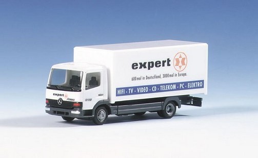 Mercedes-Benz at Solo suitcase truck "German Expert"