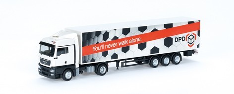 MAN TGX XLX suitcase saddle train