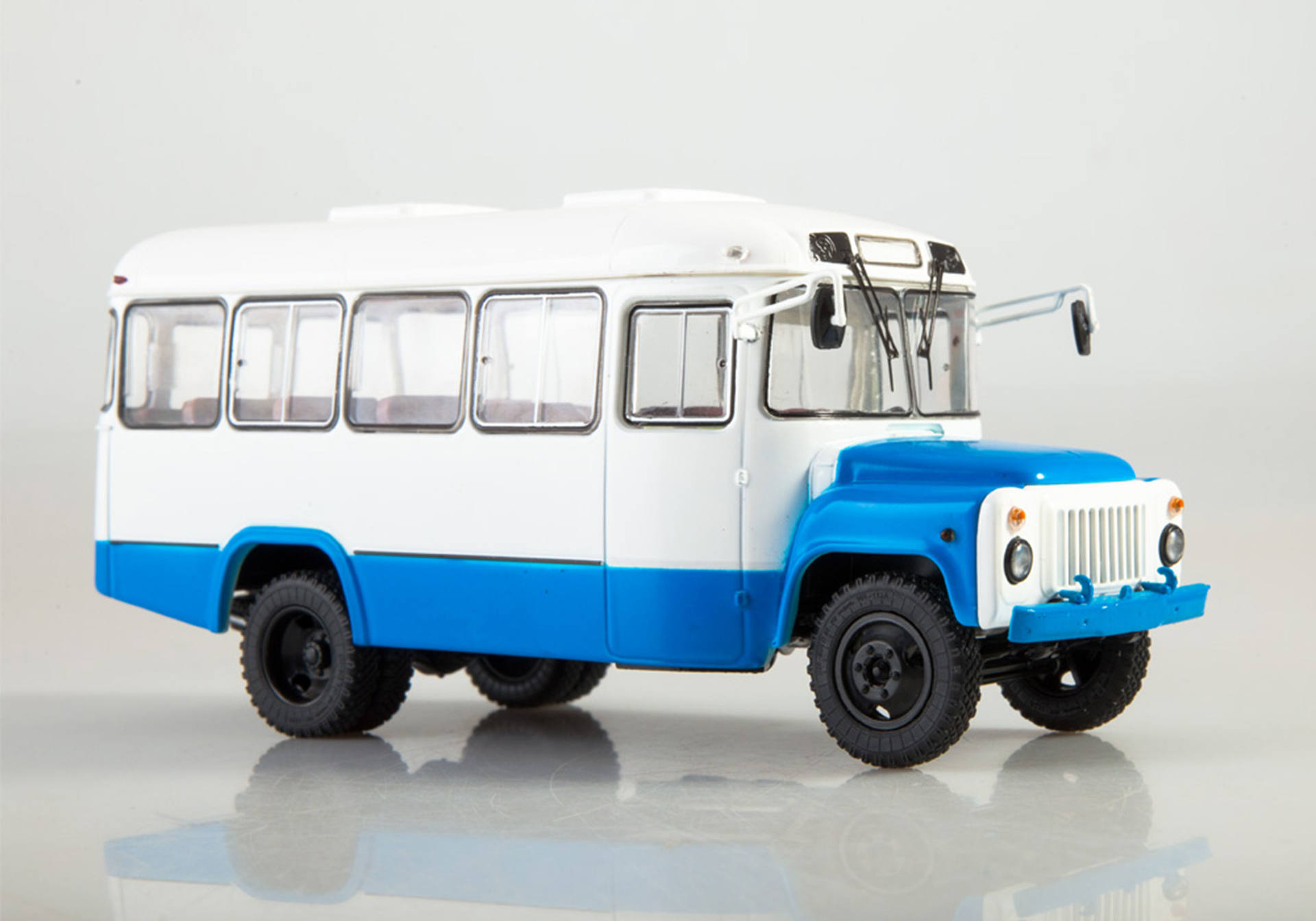 KAVZ-3270 bus, blue/white
