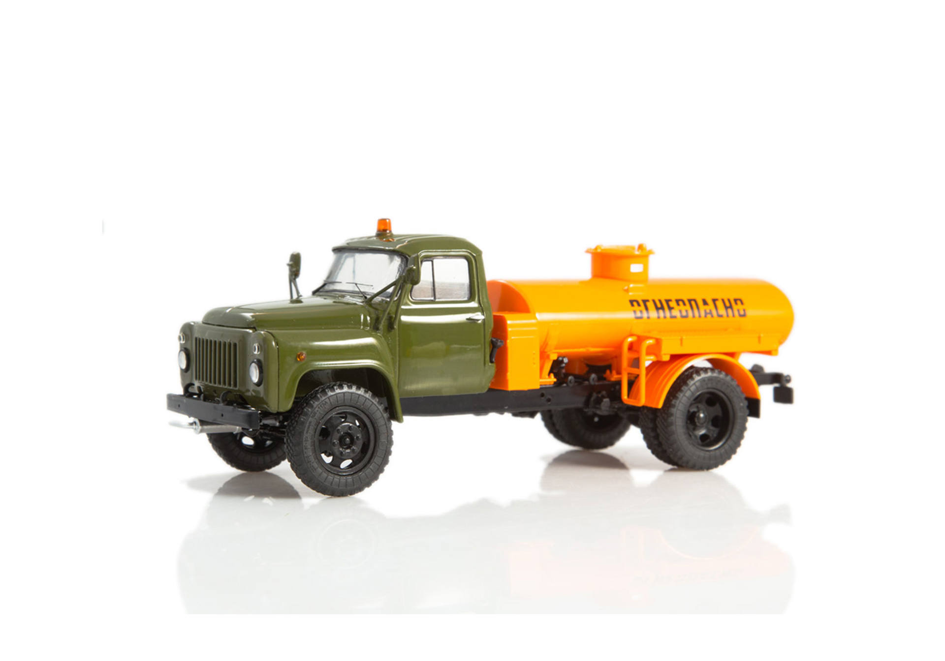 Tanker ATZ-2,4 (52)