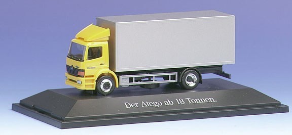 Mercedes-Benz Atego from 18 tons of suitcase truck 2A