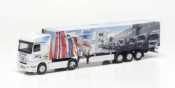 Mercedes-Benz Actros LH '02 case saddle train