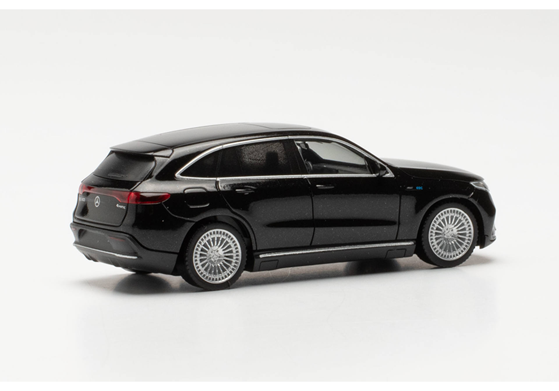 Mercedes-EQ EQC AMG, obsidian black metallic