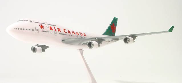 Air Canada Boeing 747-400. This item comes / came in Wooster branded packaging.