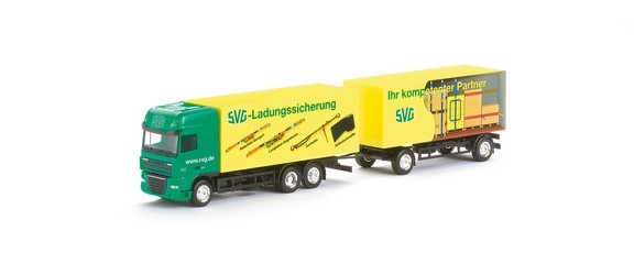 DAF XF case trailer train